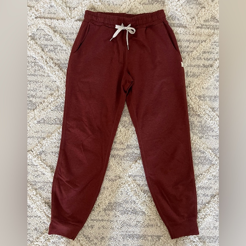 Vuori performance joggers